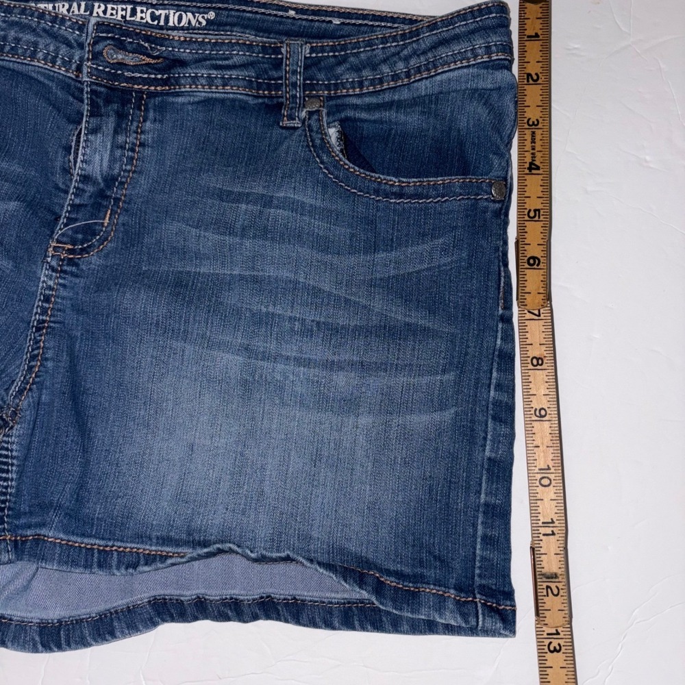 Natural Reflections Denim Shorts Size 18 Blue Mid Rise Embroidered Flap Pocket - Picture 4 of 10